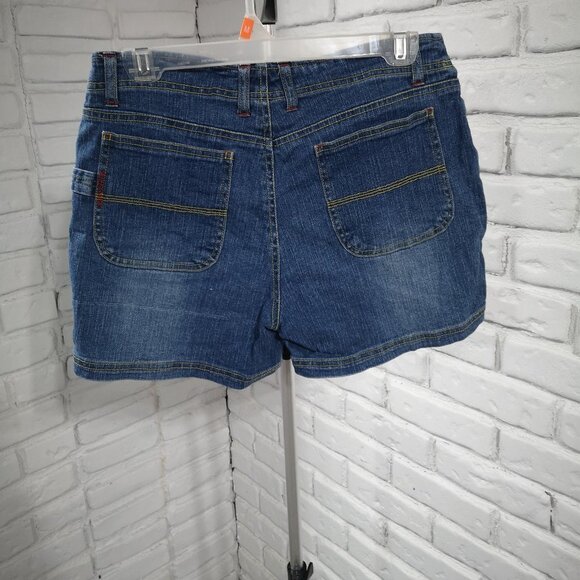 Bum Equipment Ladies Size 8 Denim Medium Wash Straight Fit Jean Shorts - Picture 2 of 13